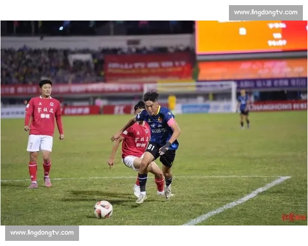 四川城足联赛 “那个男人” 刷屏!36 岁高速路卫 6 球登顶 四川城足联赛 “那个男人” 刷屏!36 岁高速路卫 6 球登顶