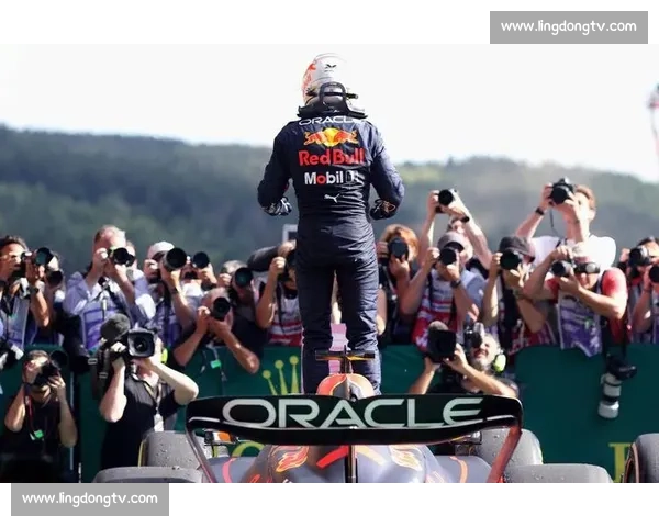 黄金海岸窄道生死局：Supercar 车手的毫米级博弈